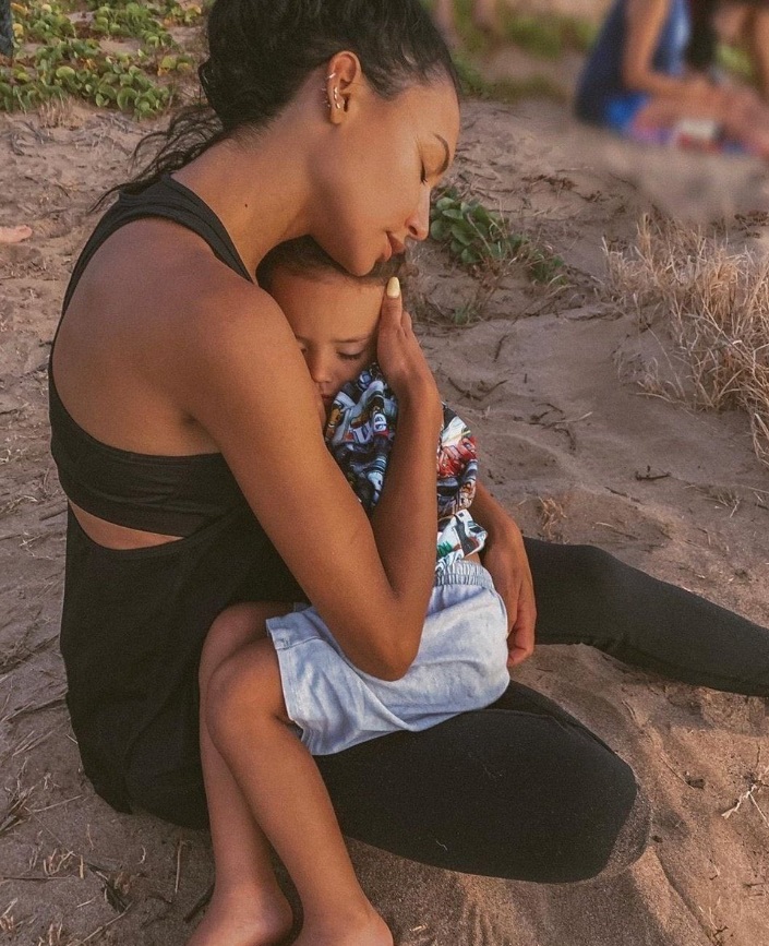 PHOTO Naya Rivera Hugging Her Son