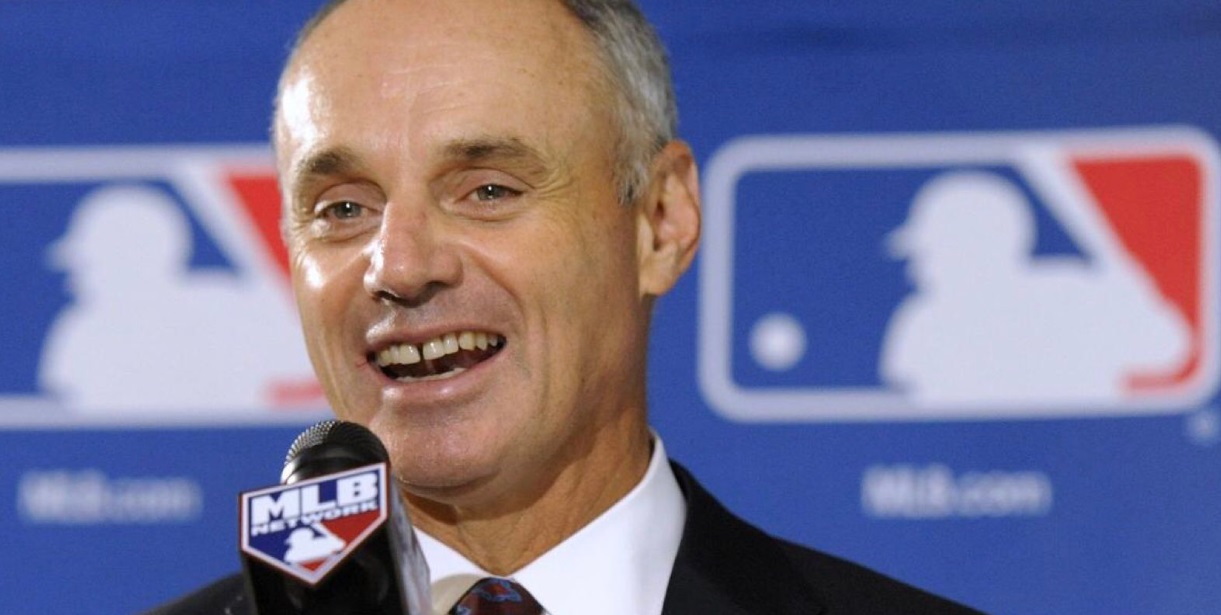 PHOTO Rob Manfred Has Huge Gap Between His Two Front Teeth