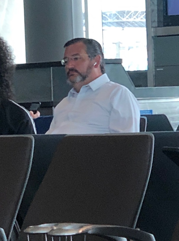 PHOTO Ted Cruz Waiting At American Airlines Gate Not Wearing Mask