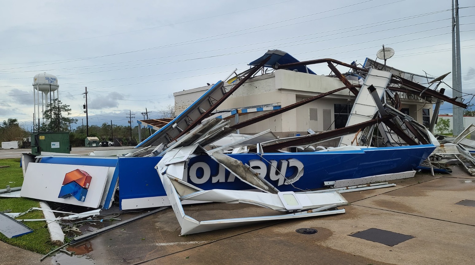 PHOTO Chevron Gas Station Demolished By Hurricane In Sulphur Louisiana