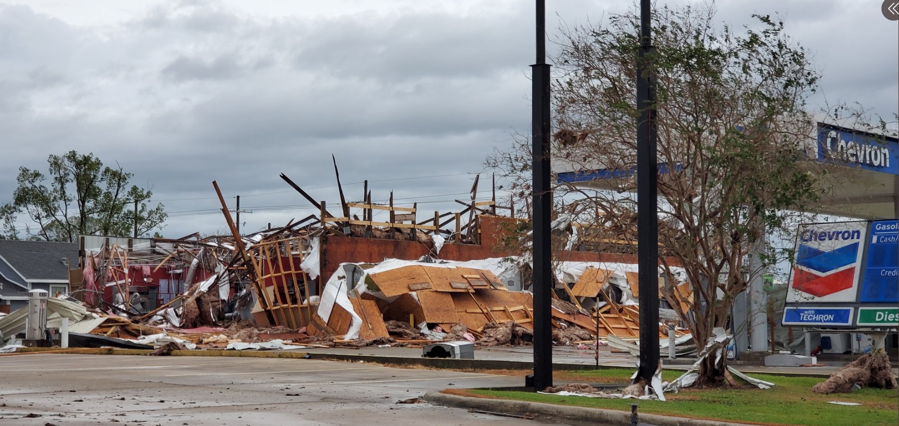 PHOTO Chevron Gas Station Untouched By Hurricane In Lake Charles