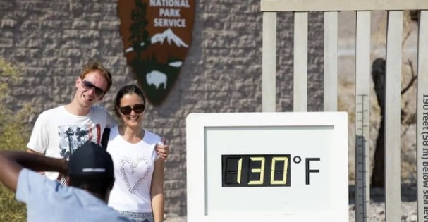 PHOTO Death Valley Thermometer Says 130 Degrees