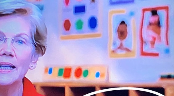 PHOTO Elizabeth Warren With Little Kids Drawing On The Wall Behind Her During Speech