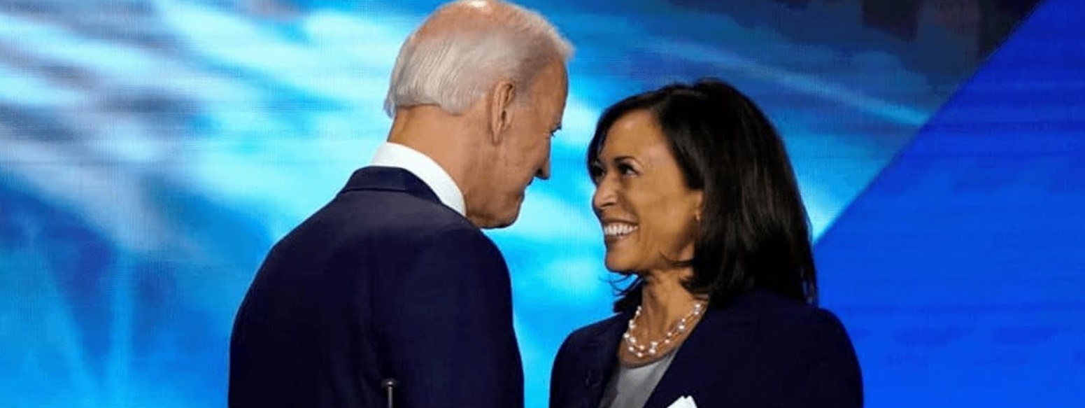 PHOTO Joe Biden 6 Inches Away From Kamala Harris' Lips