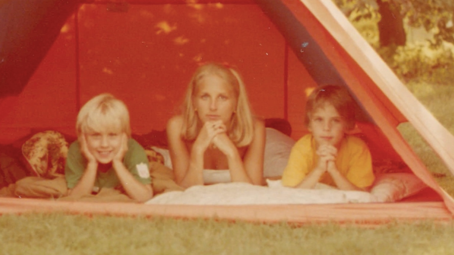 PHOTO Joe Biden's Kids Sleeping In Tent In Backyard When They Were Young