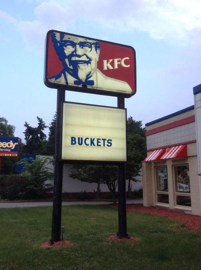 PHOTO KFC Sign That Says Buckets