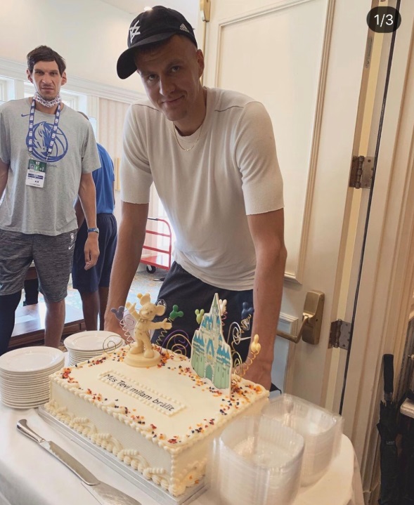 PHOTO Kristaps Porzingis Got A White Slab Disney Themed Birthday Cake For His 25th Birthday