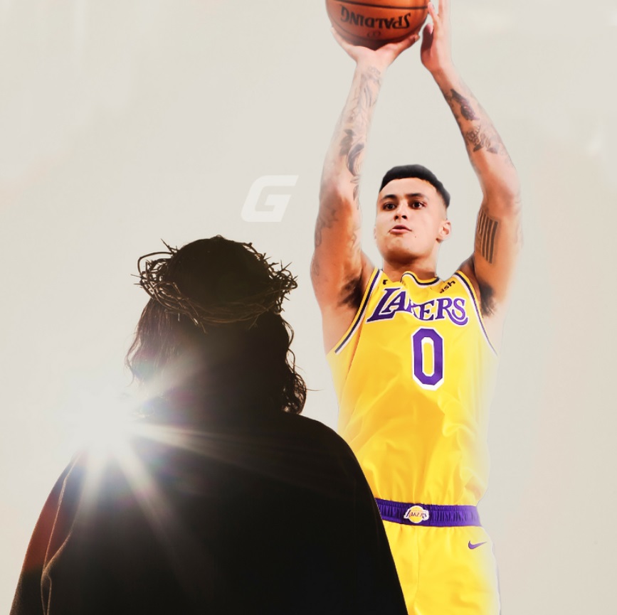 PHOTO Kyle Kuzma Shooting Over Jesus