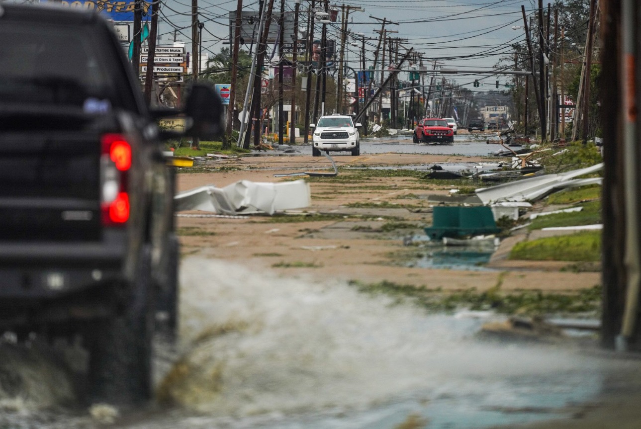 PHOTO Lake Charles Looks Like Third World Country With Power Lines Hanging Low And Debis Everywhere In The Streets