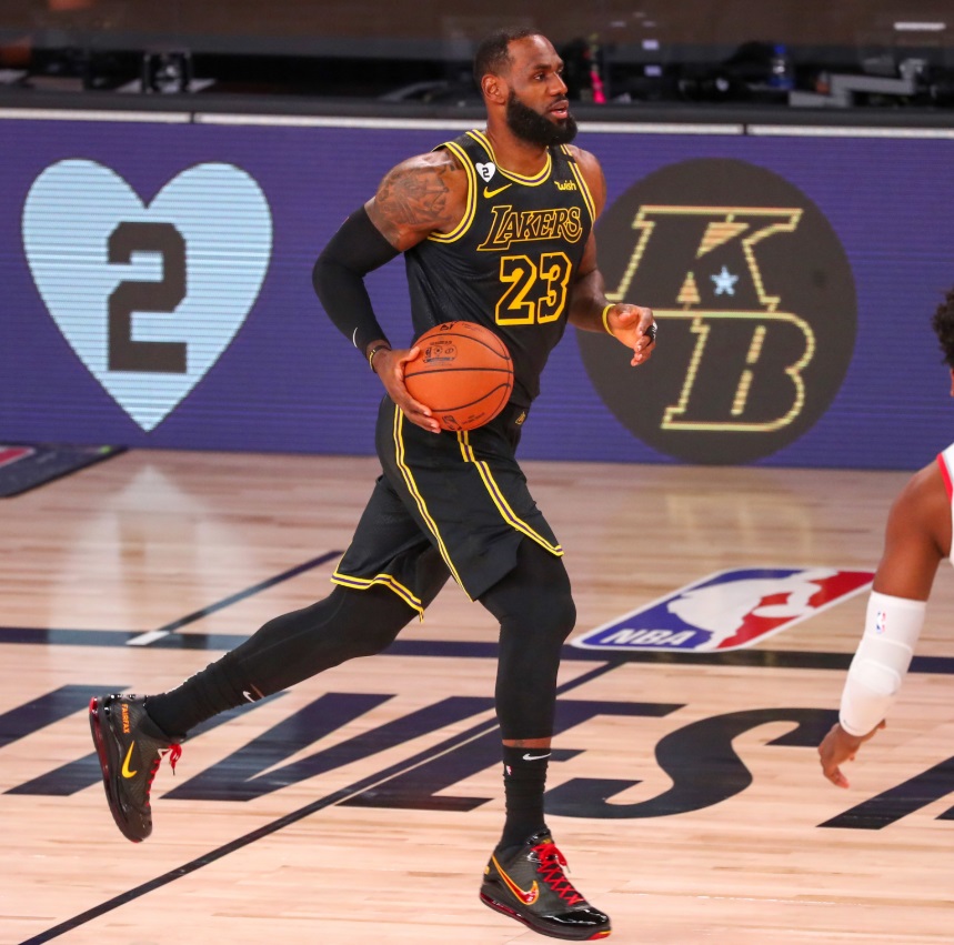 PHOTO Lebron Wore Kobe AF1's In Game 4 Vs Lakers