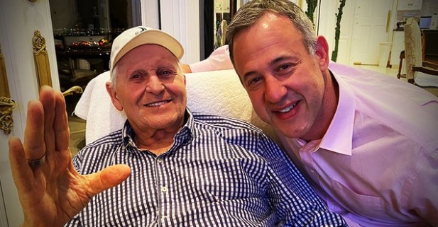 PHOTO Lute Olson In Hospital Before He Passed Away