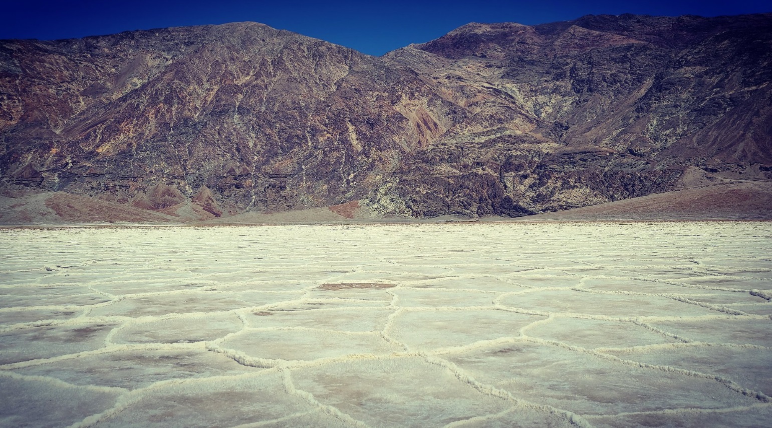 PHOTO What Death Valley National Park Looks Like At Night