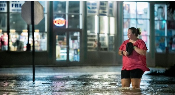 PHOTO Women Knee Deep In Water Standing Up In Isle Beach Florida