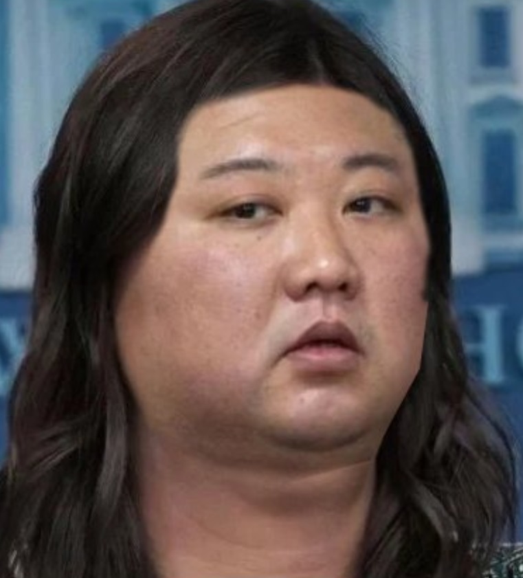 PHOTO Sarah Sanders With Kim Jong Un's Face