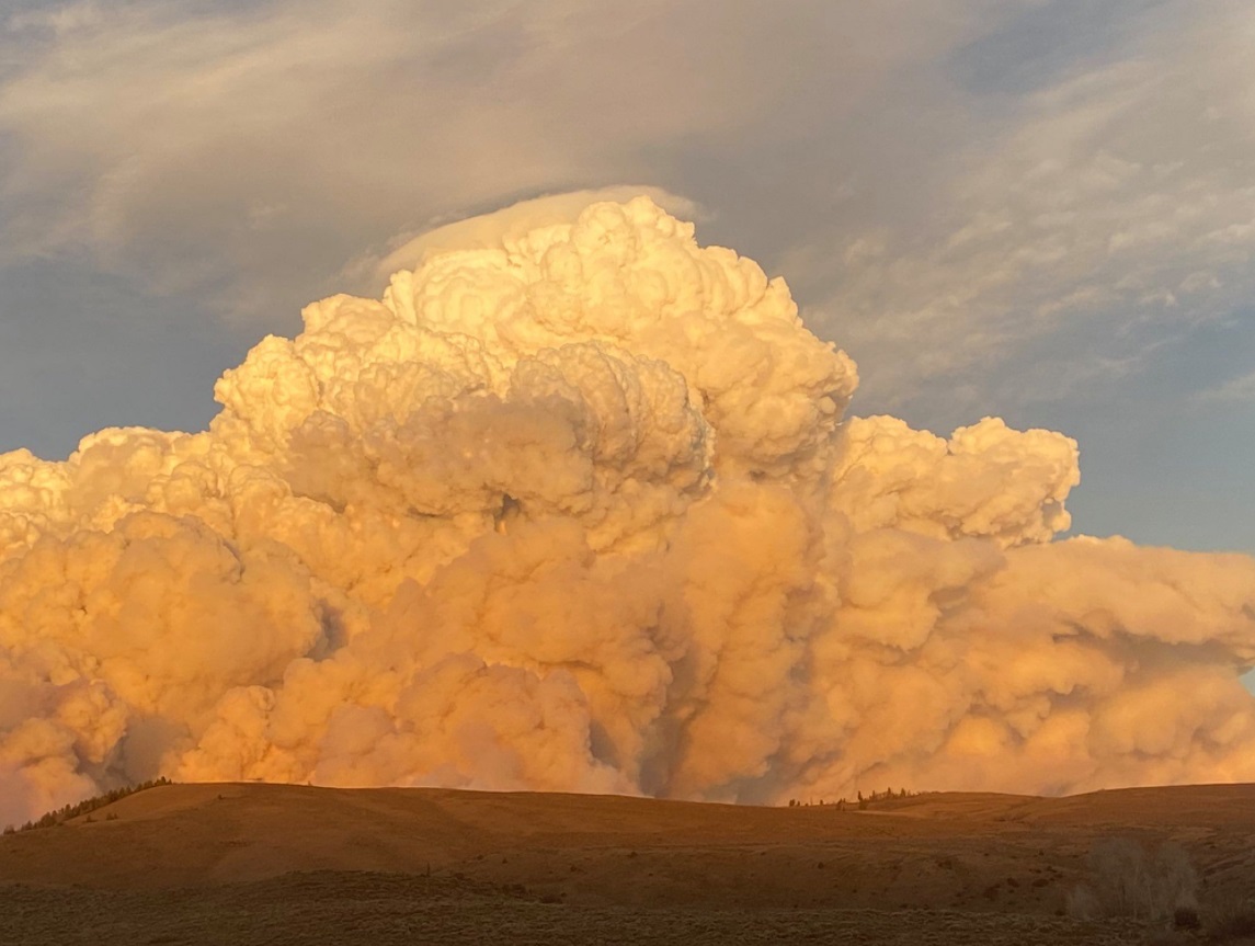 PHOTO East Troublesome Fire From Grand County Has Clouds So Big It Looks Like God Is Coming Down From Heaven