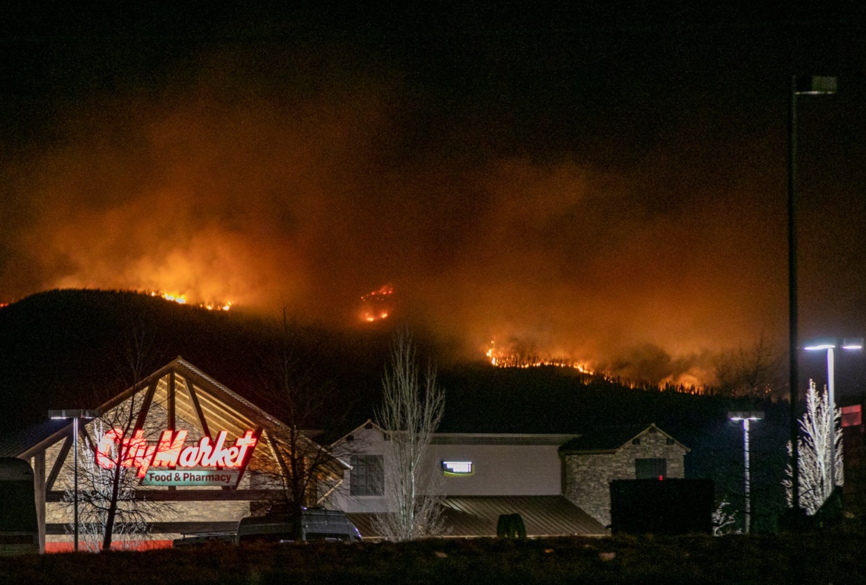 PHOTO Flames Burning Just Behind City Market Grocery Store In Grand Lake Colorado