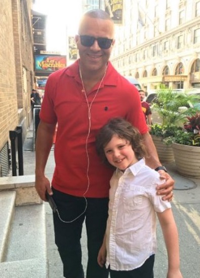 PHOTO Jeffrey Toobin Walking Around In New York With The Child He Had With His Mistress