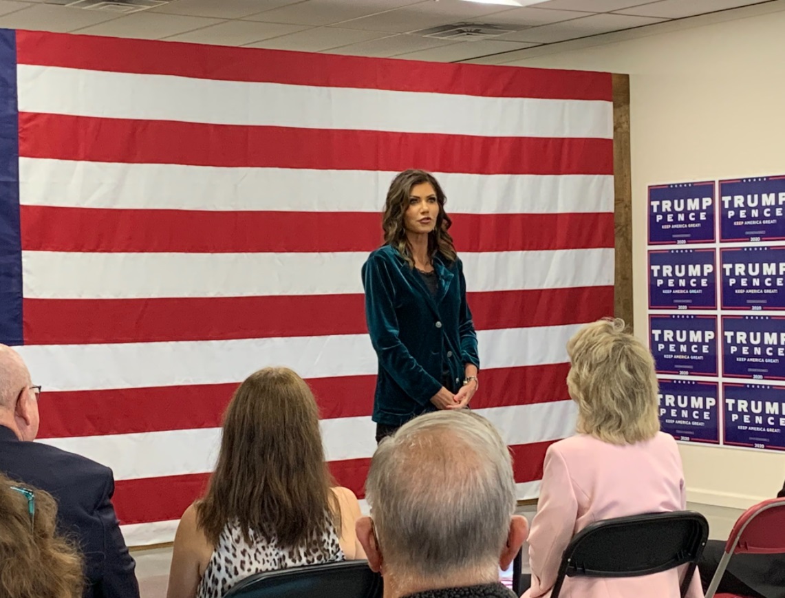 PHOTO Kristi Noem Looking Hot In Lavender Blue Jacket Campaigning For Donald Trump