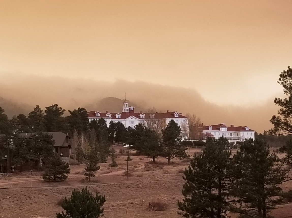 PHOTO Stanley Hotel Looks Like Haunted House For Halloween With East Troublesome Fire In The Background