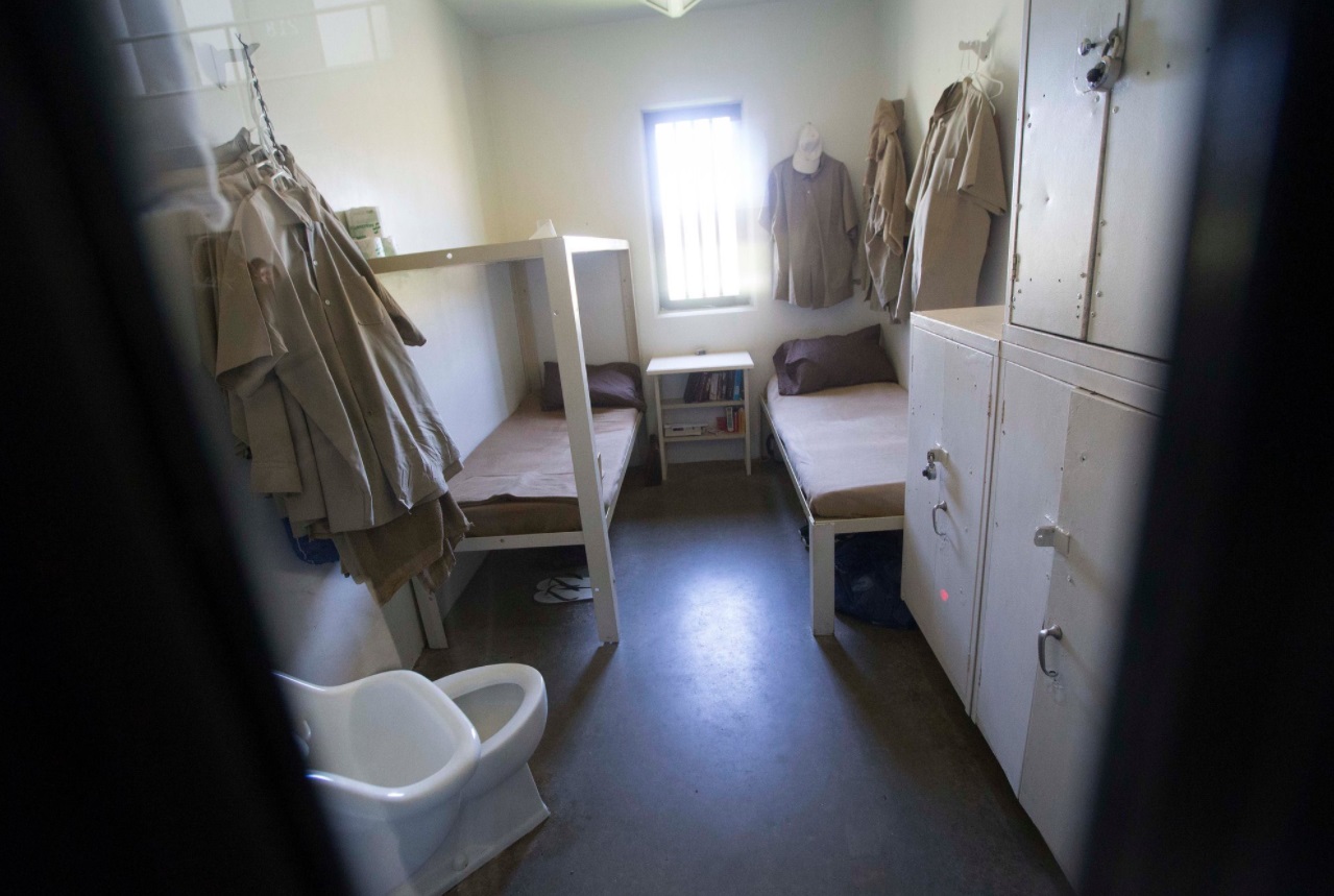 PHOTO What Lori Loughlin's Cell Looks Like