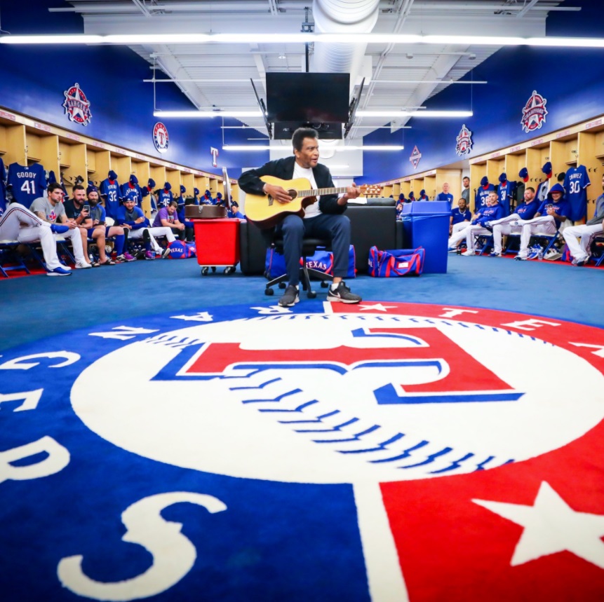 PHOTO Charley Pride Playing Guitar In Texas Rangers Locker Room