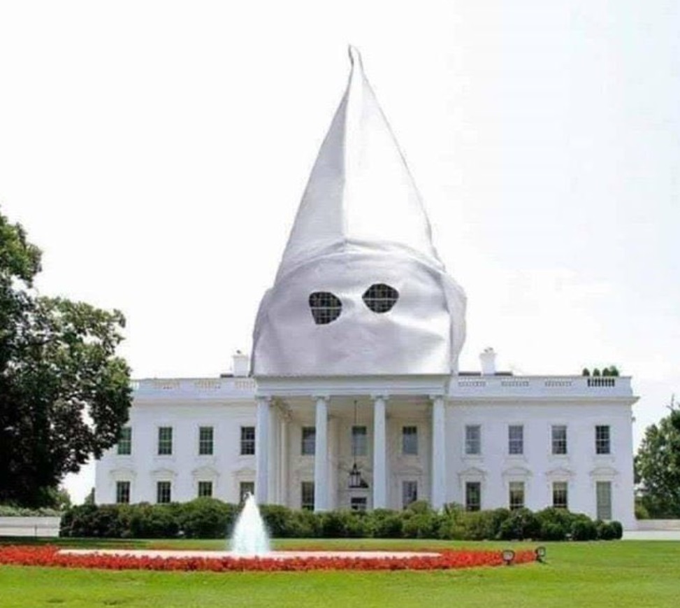 PHOTO Clown Face Put On Top Of White House