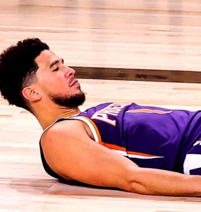 PHOTO How Devin Booker Is Reacting To Chris Paul Acquisition