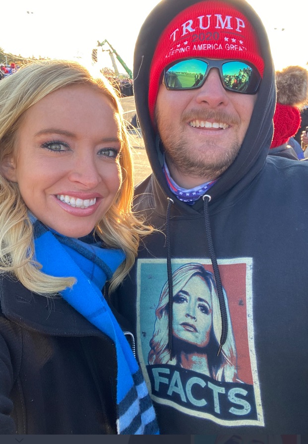 PHOTO Kayleigh McEnany Takes Picture With Kenny Who Was Wearing Kayleigh McEnany Facts T-Shirt