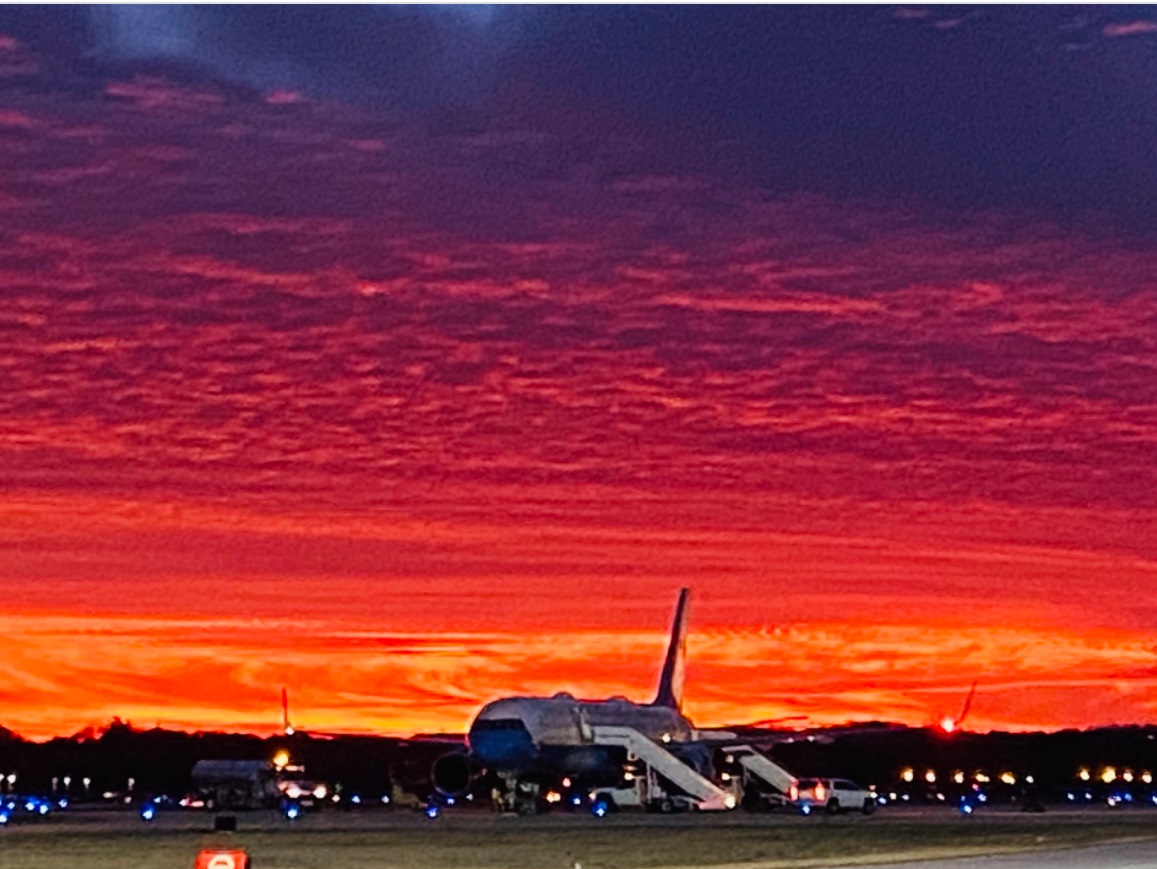 PHOTO Sun Sets Behind Air Force 1 In Michigan