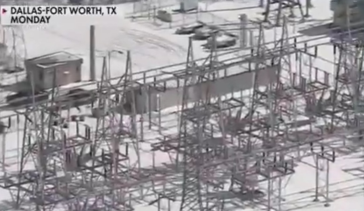 PHOTO Dallas Fort Worth Power Grid Frozen And Covered In Snow