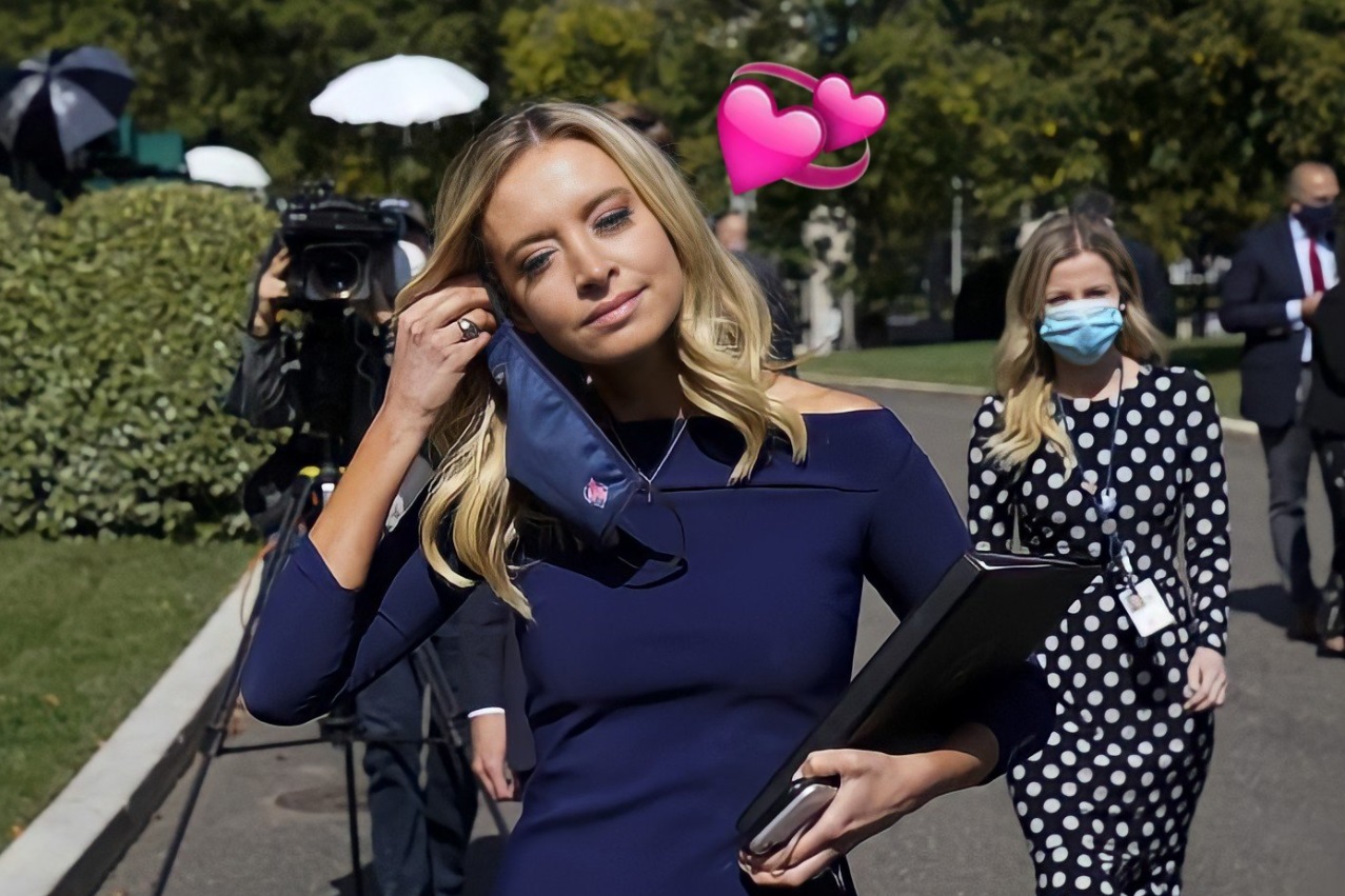 PHOTO Kayleigh McEnany Looking Smug As Camera Outside White House Focus On Her