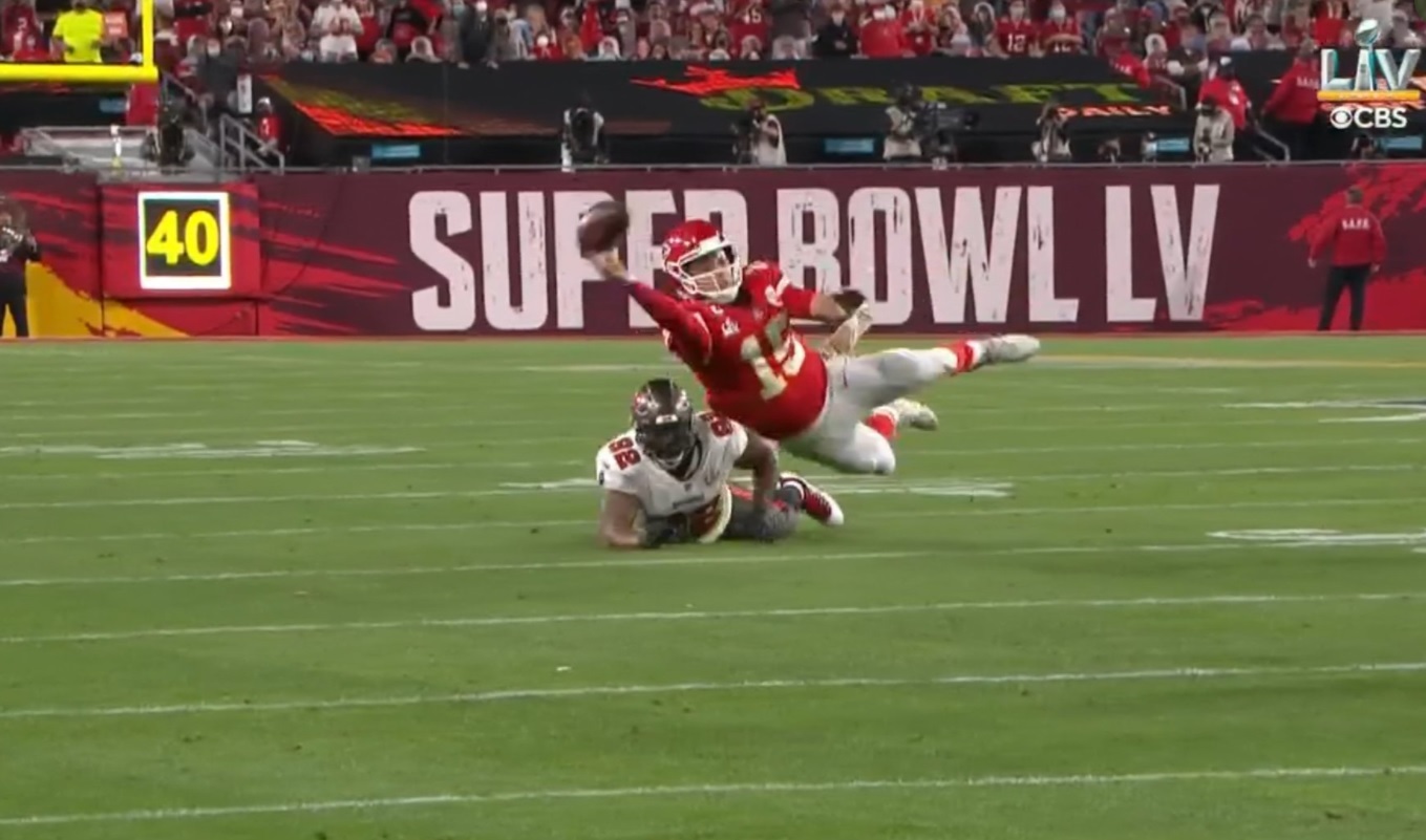 PHOTO Patrick Mahomes Throwing Ball While Falling Face Down In The Turf Still Shot