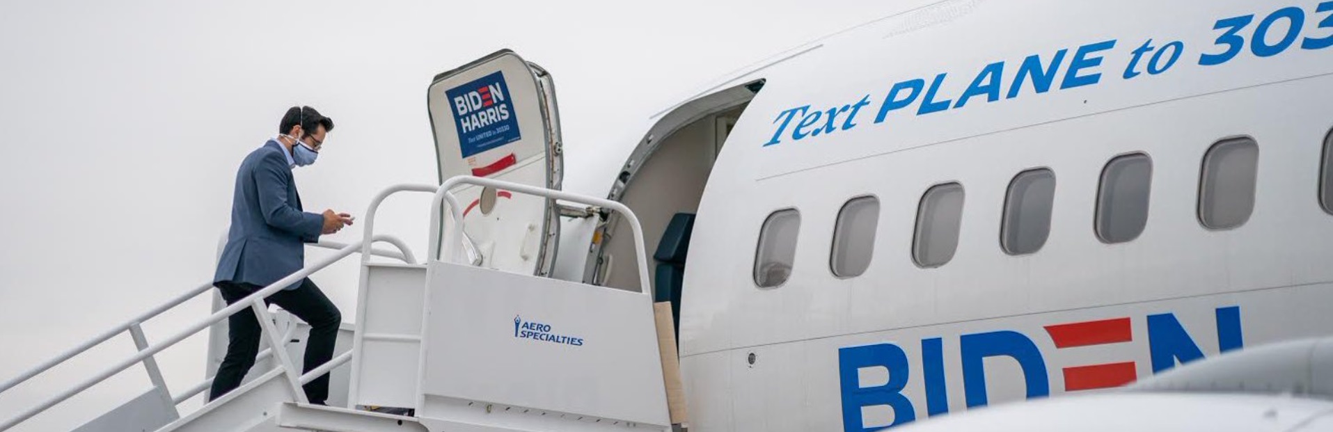 PHOTO TJ Ducklo Boarding Joe Biden's Campaign Plane