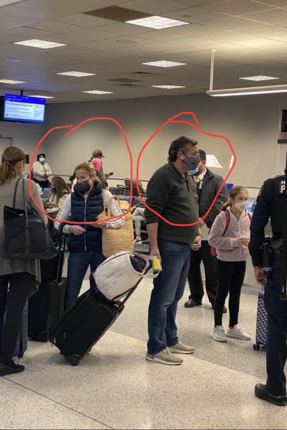 PHOTO Ted Cruz Waiting In Line To Board His Flight To Cancun