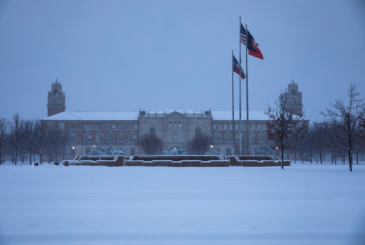 PHOTO Texas Tech Campus Covered In A Foot Of Snow