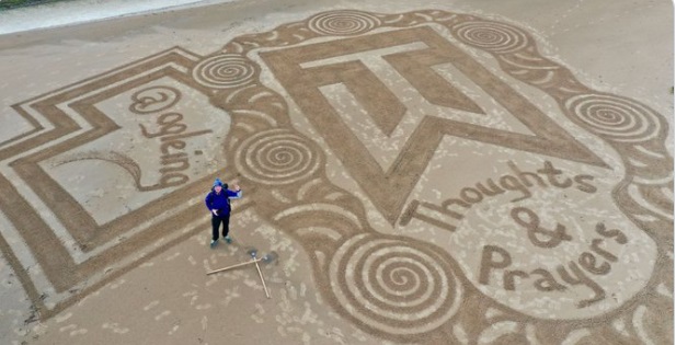 PHOTO Tiger Woods Sand Art Tribute At St. Andrews