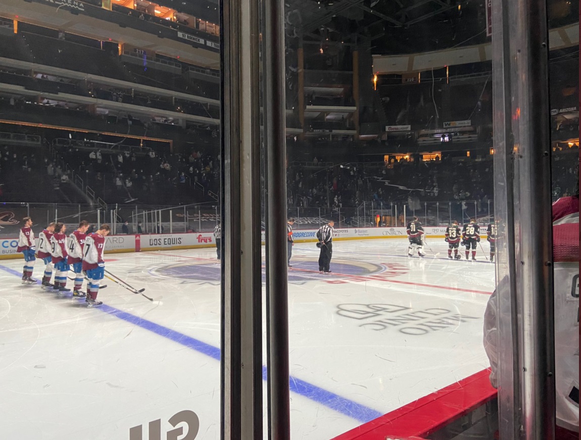 PHOTO Colorado Avalanche Hold Moment Of Silence For Boulder Colorado Shooting Victims