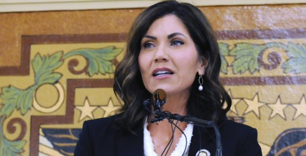 PHOTO Kristi Noem Looking Steaming Hot Wearing Black And Curly Hair