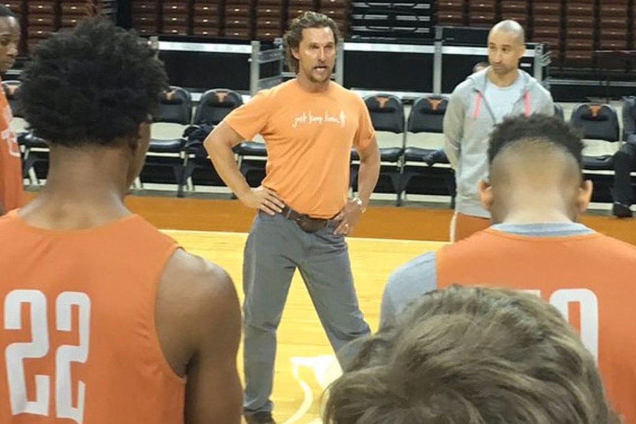 PHOTO Matthew McConaughey Speaking At Texas Longhorns Basketball Practice