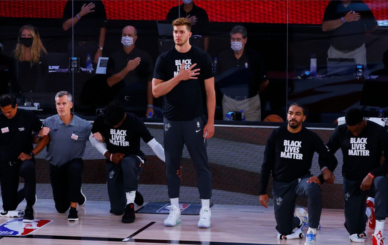 PHOTO Meyers Leonard Standing For The National Anthem While Nobody Else Would