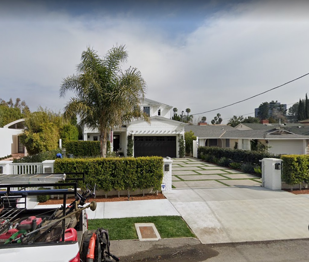 PHOTO Mick Cronin Has Very Humble House In Encino California 8 Miles From UCLA's Campus