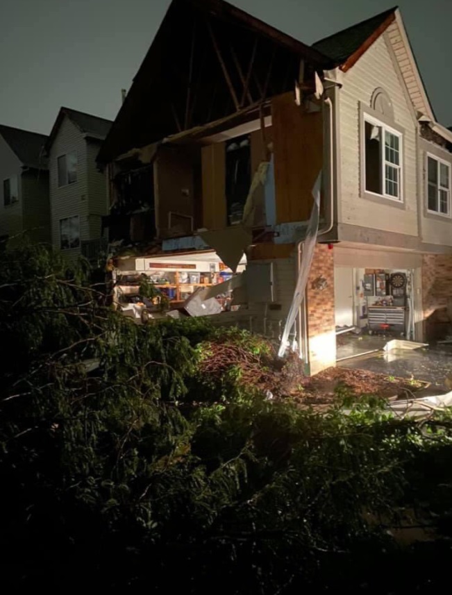 PHOTO Devastating View Of Damage From Tornado In Woodridge And Darien Illinois 