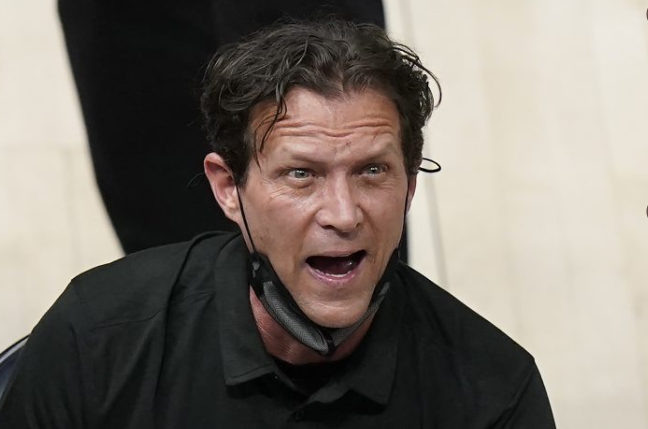 PHOTO Quin Snyder's Hairstyle Was Designed By Brian Bolland