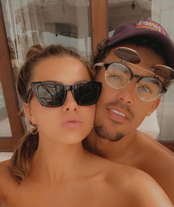 PHOTO Trae Young Taking Selfie With His Girlfriend