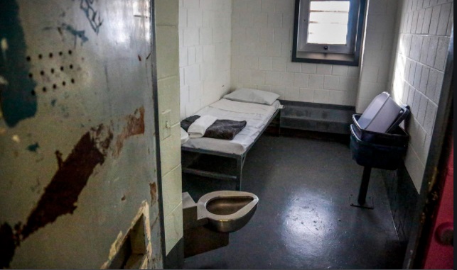 PHOTO Of Richard Sherman's Jail Cell In King County Washington