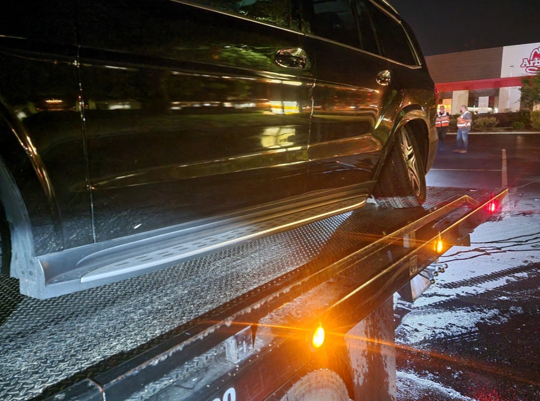 PHOTO The Wheel Of Richard Sherman's Mercedes Benz Broke Off The Axel