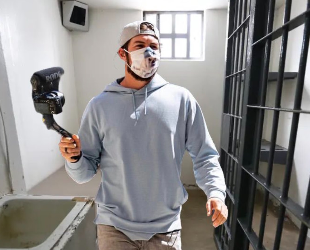 PHOTO Trevor Bauer Videoblogging From Prison