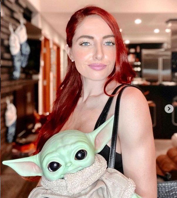 PHOTO Trevor Bauer's Girlfriend Is A Huge Star Wars Fan