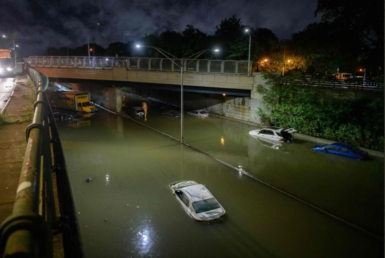 PHOTO BQE in Brooklyn New York Is Flooded Beyond Belief