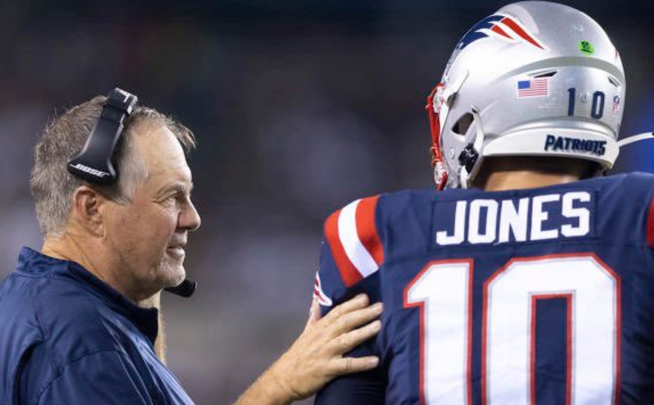 PHOTO Bill Belichick Really REALLY Trusts Mac Jones